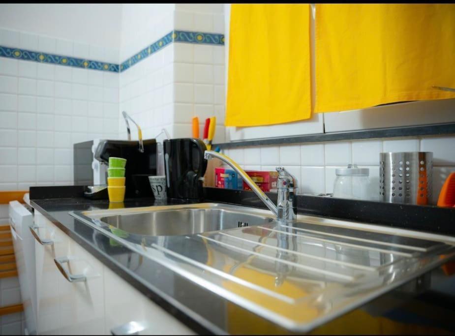 Hulu Apartment Савона Екстериор снимка