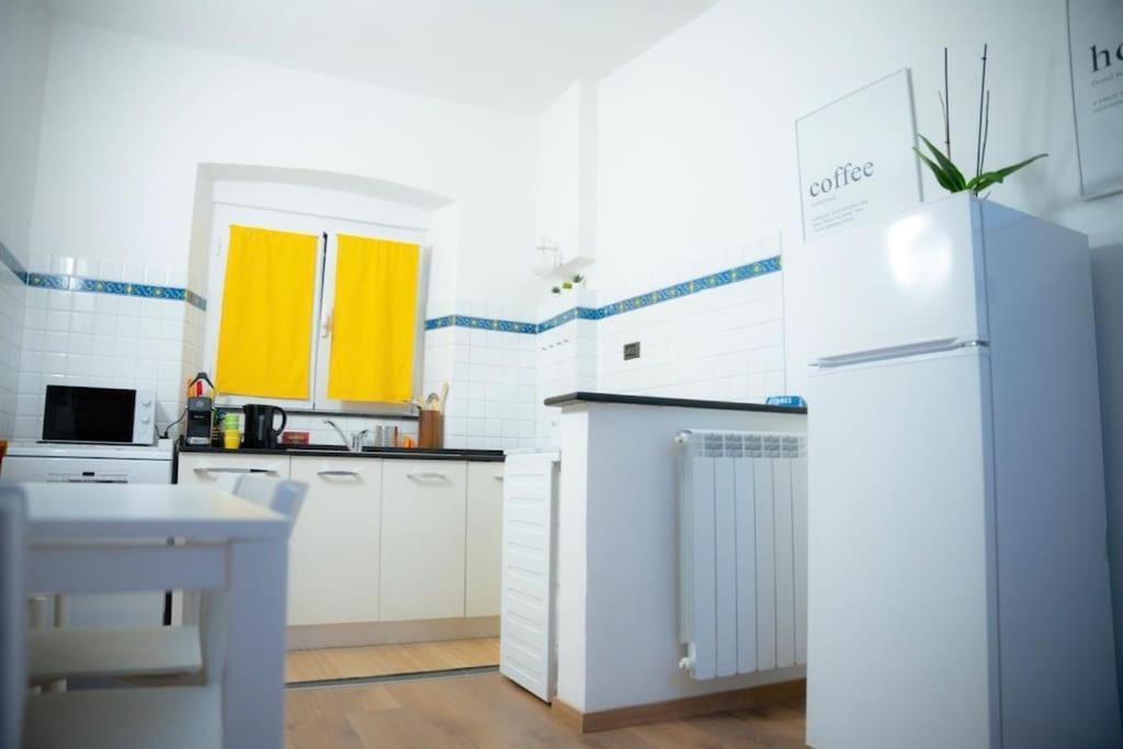 Hulu Apartment Савона Екстериор снимка